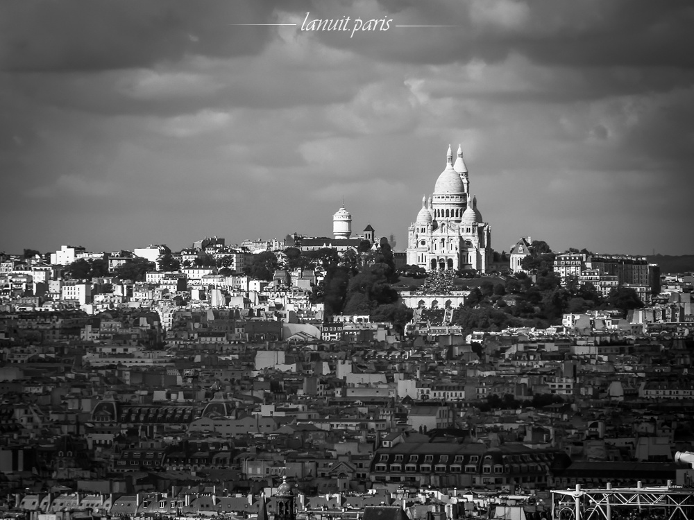 Montmartre. Roosted, Paris