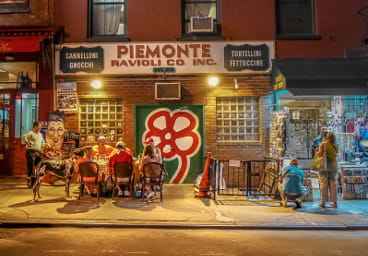 Un diner à Little Italy, New York