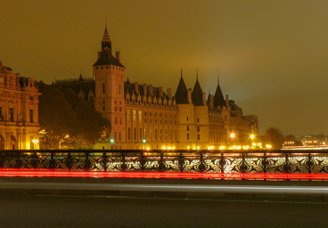 La Conciergerie dans le brouillard, Paris
