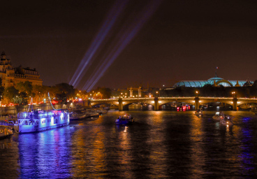 Depuis la passerelle Sedar-Senghor, Paris
